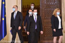 Koalíciós válság: egyik fél sem tágít, kedden folyatják a tárgyalásokat