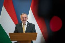 Az MSPI támogatásáról szóló határozattervezetről tárgyal a magyar Országgyűlés