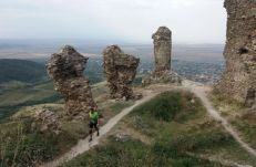 Májustól megnyitják a túraútvonalakat Arad megyében