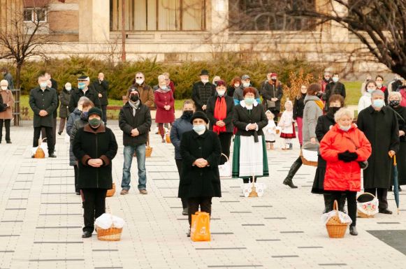 Meghatotta Vlad Voiculescu egészségügyi minisztert a csíkszeredai ételszentelés