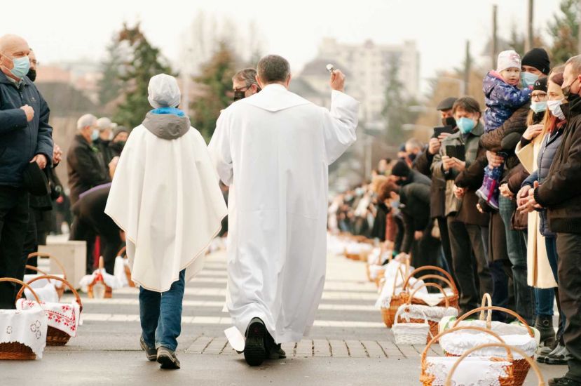 „...bízzatok, én legyőztem a világot” – a huszadik csíkszeredai ételszentelésen jártunk