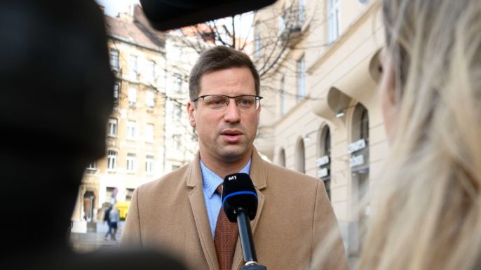 Gulyás Gergely: a választás tétje fejlődés vagy visszafejlődés, háború vagy béke