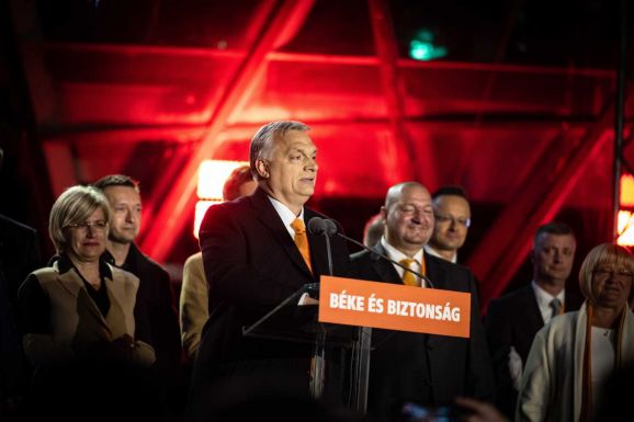 FRISSÍTVE – Orbán Viktor: „hatalmas győzelmet arattunk, akkorát, hogy még a Holdról is látszik, de Brüsszelből egészen biztosan”