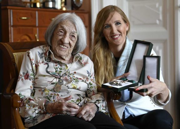 Keleti Ágnes 101 évesen kapta meg a Magyar Érdemrend Középkeresztje a Csillaggal kitüntetést