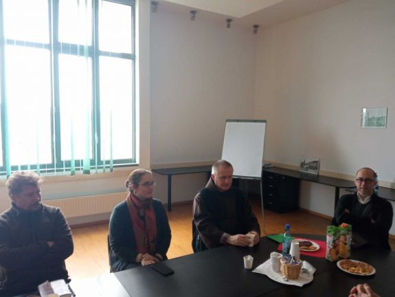 A Sapientia tájépítészei segítenek a csíksomlyói Mária-kert rendbetételében 