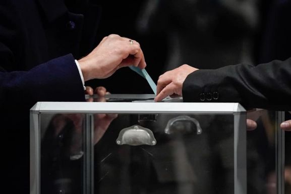 Francia elnökválasztás: Ismét Macron és Le Pen néz szembe egymással a második fordulóban