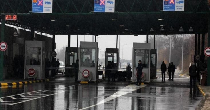 Megkezdték a barikádok lebontását a szerb-koszovói határon