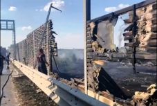 Tarlótűz kapott a hangelnyelő panelekbe az A1-es autópálya Nagylak irányába tartó szakaszán