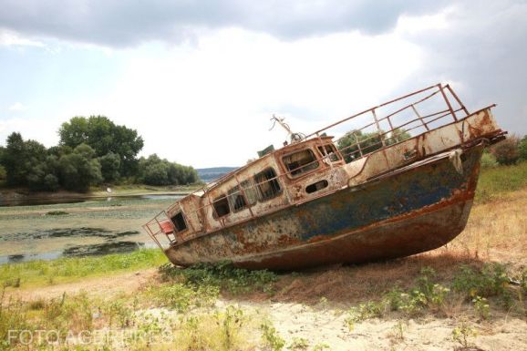 Egy előnye van a szárazságnak: elvégezhetik a Dunán a kotrási munkálatokat
