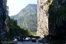 Súlyosan megsebesített egy férfit a lezuhanó szikladarab a Békás-szorosban