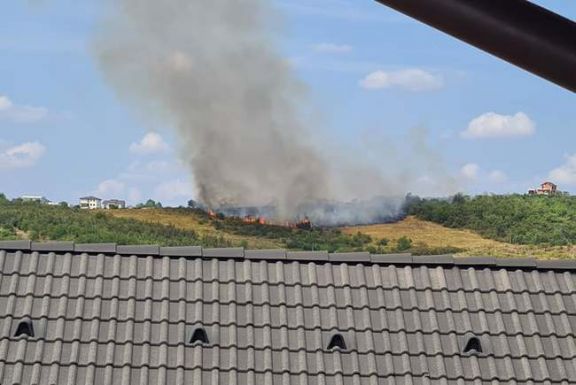 Tűz ütött ki a váradi dombokon, a lángok a lakóházakat veszélyeztetették