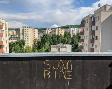 Színházi módszerekkel térképezik fel az új, „kulccsal a nyakban” generáció szokásait