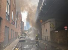 Egyszerre két tűz is kiütött a London Bridge közelében