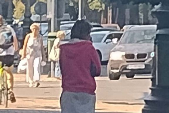 Az autó elé lökte gyalogos társát egy aradi nő, a pszichiátriára szállítják