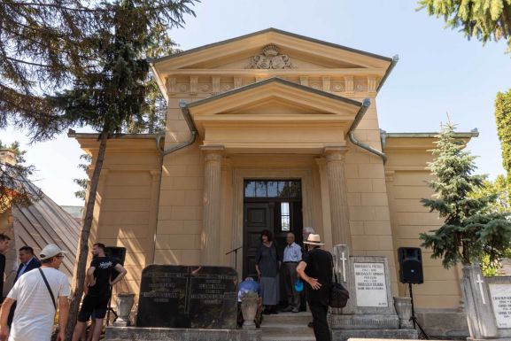 A kolozsvári Házsongárdi temetőben átadták a felújított Bethlen-kriptát