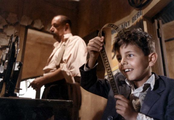 Giuseppe Tornatore tévésorozatot rendez saját Oscar-díjas filmjéből