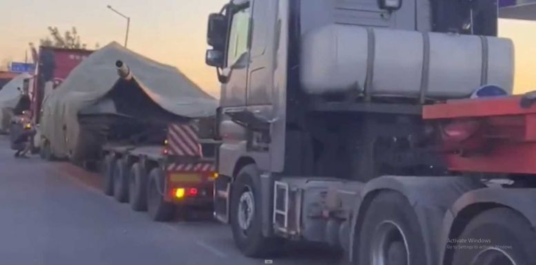 Ukrajnába tartó tankszállítmány akadt el Szilágy megyében