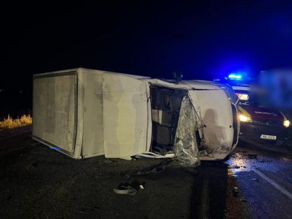 Súlyosbító körülmények: részegen, jogsi nélkül, lopott autóval balesetezett