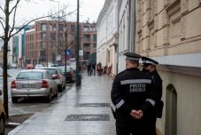 Rendőrnek adta ki magát, így csalt ki közel tízezer lejt egy férfi