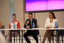 Novák Eduárd Kolozsváron: Örülök, hogy a ritmikus gimnasztika visszanyeri helyét Románia reprezentatív sportágai között
