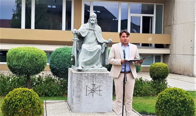 Mivel jár az, hogy a felvidéki magyarok pártja a nevében nem akart magyar lenni?