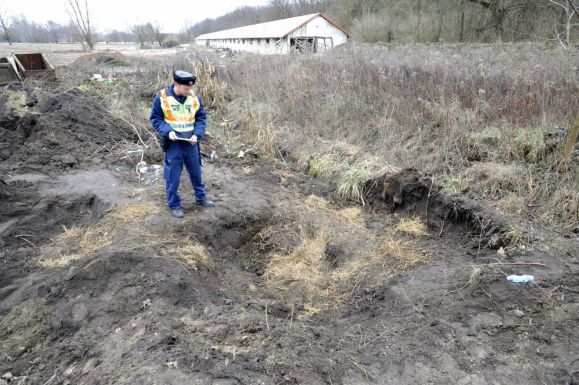 Lezárult a nyomozás egy lótetem alól kiásott nő megölése ügyében