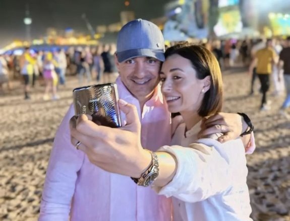 Pénzbírságot kapott egy román vlogger a nőkre tett megjegyzései miatt