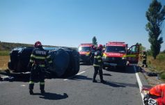 FRISSÍTVE – Egy 10 éves kislány és egy 48 éves férfi életét vesztette egy Bihar megyei balesetben