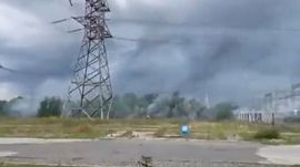 Lövések érték a zaporizzsjai atomerőművet, robbanások voltak Harkovban