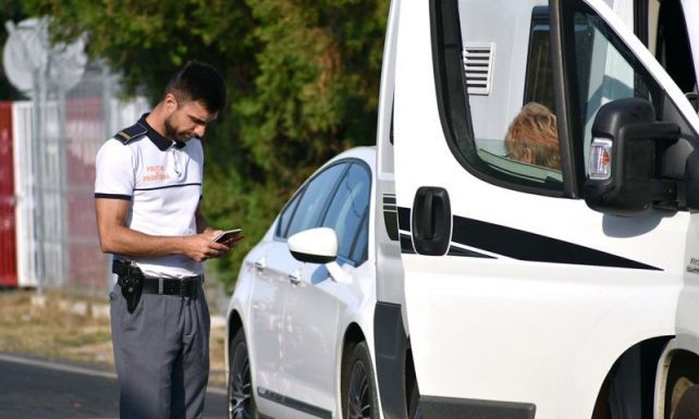 Majdnem félmillióan lépték át vasárnap az államhatárt