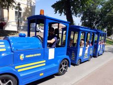 Felborult a kisvonat Besztercén, három gyermek megsérült