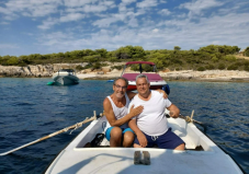 Egy újságíró mentette ki Orbán Viktort és feleségét süllyedő csónakjukból