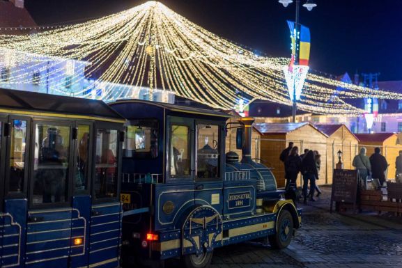 Karácsonyi (köz)pénzszórás: százezreket költenek díszkivilágításra vidéki önkormányzatok 