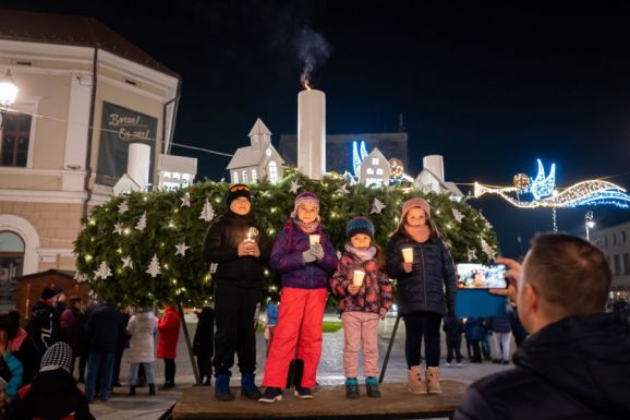 Pénteken nyílik a karácsonyi vásár, gazdag programot szerveznek Sepsiszentgyörgyön 