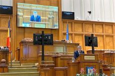 A kormánypártok a költségvetés mellett, az ellenzékiek ellene érveltek