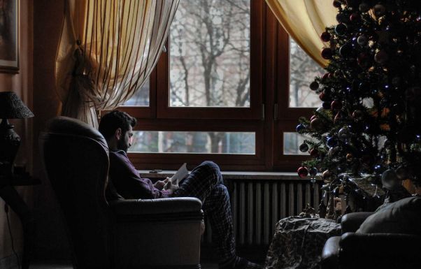 A karácsony a család, a rituálék és az elvárások egyvelege: mi történik akkor, ha valaki magányosan ünnepel?