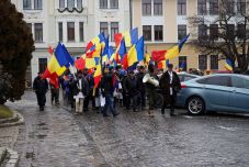 Románia nemzeti ünnepe - Az RMDSZ kormányból való kilépését követeli néhány PNL-s képviselő