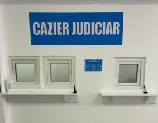 A kiskorúakat kísérő személyek büntetlenségének ellenőrzésére köteleznék a határrendészetet