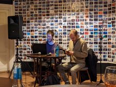 Fekete Ádám költő Kolozsváron: „szeretem úgy használni a nyelvet, hogy az feloldozásszerű legyen”