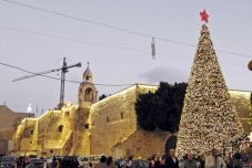 Százhúszezer keresztény zarándokot és turistát várnak karácsonyra Betlehembe