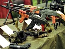 Bukarest tagadja, hogy fegyvereket szállítana Ukrajnának