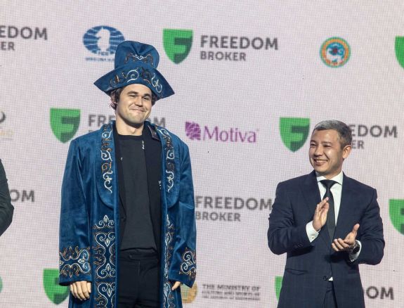 Ismét Magnus Carlsen nyerte a gyorssakk-vébét