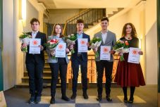 Öt kiváló képességű diák kapott Szent György ösztöndíjat