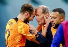 Katar 2022: Hollandia jutott elsőként a legjobb nyolc közé