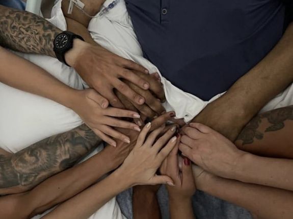 „Mindent neked köszönhetünk. Kimondhatatlanul szeretünk. Nyugodj békében”