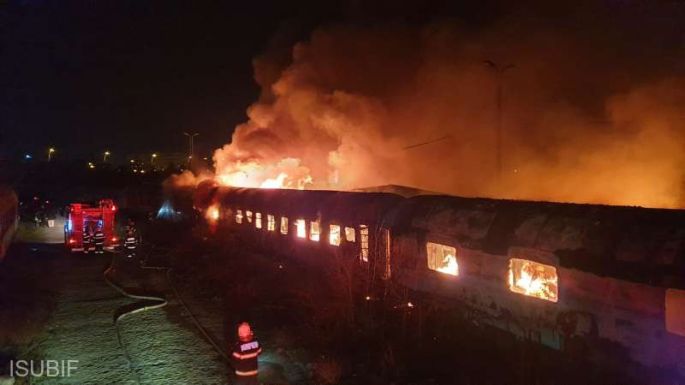 Lángba borult 12 vasúti kocsi Bukarestben