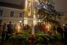 Ajándékosztással és komolyzenei koncerttel ünnepelték az adventet Nagyenyeden