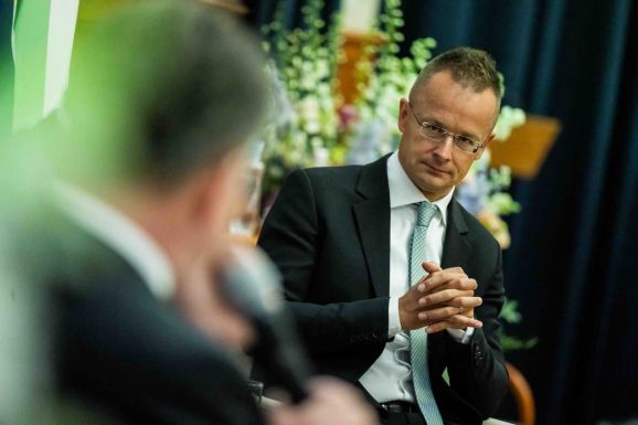 Szijjártó: magyar és szuverén marad Magyarország külpolitikája 