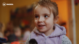 „Van egy érdekes fejszéje, amivel rásunyít a fára, és játék lesz belőle” – így várták az ovisok a Mikulást (VIDEÓ)