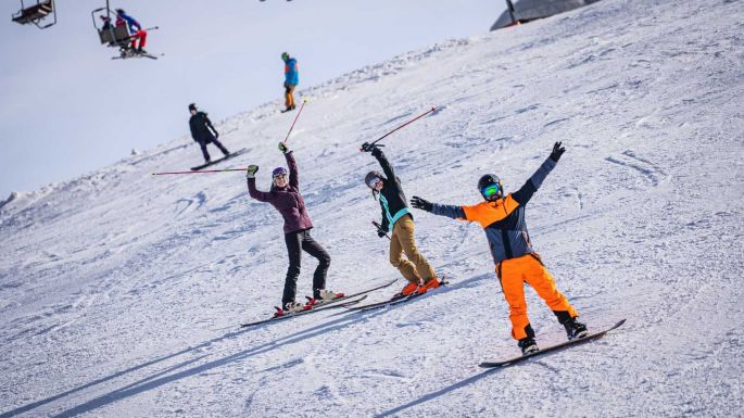 Jó hír a téli sportok szerelmeseinek: néhány üdülőhelyen már elkezdődött a síszezon